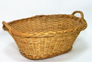 Vtg/basket/wicker/rattan/woven/oval/laundry Style/2 - Handle/16 " X14 " /cottage Chic