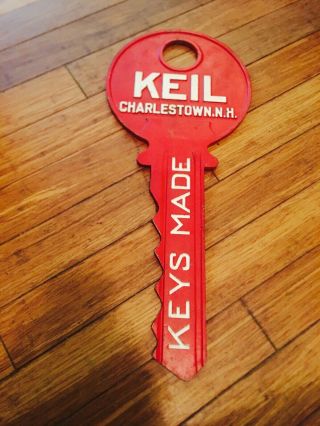 Vintage Keil Charlestown N.  H Keys Made Hanging Sign 27 1/2” Lg 11 3/4 Cast Iron