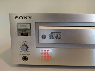 Vintage Sony CDP - 111 CD Player 1984 2