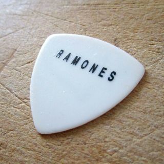 Ramones Johnny Ramone Signature Guitar Pick 1980s Tour Vintage RARE Stamp Signed 3