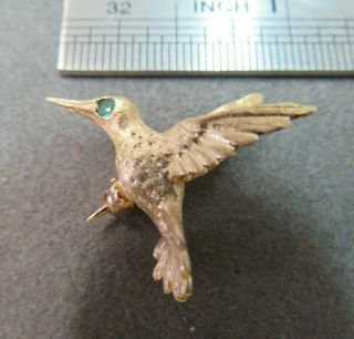 Vtg 14k Solid Y.  Gold Hummingbird With Emerald Eye Brooch Pin 2.  47 Gram