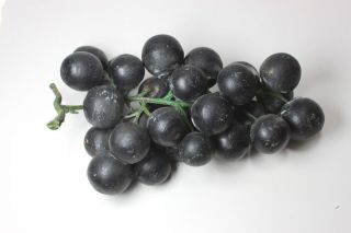 Vintage Stone Alabaster Black Grapes Fruit Bunch 7 In.  Long.  Green Plastic Vine