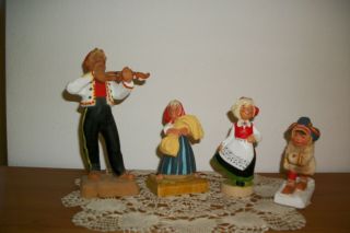 Henning Carved By Hand In Norway Figurines
