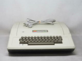 Vintage Apple Ii Plus A2s1048 Computer Powers Up,  Has Output
