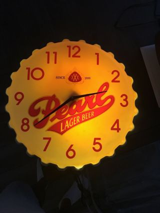 Vintage Pearl Lager Lighted Beer Bottle Cap Clock