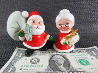 Vintage Josef Originals Santa Claus W Bag & Mrs Claus W Present Figurines Japan