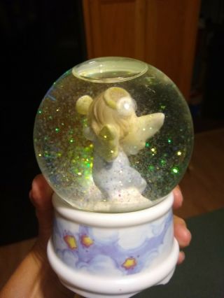 1996 Precious Moments Enesco Joy To The World Musical Christmas Snow Globe Angel