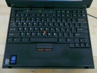 IBM ThinkPad Type 2635 385XD Vintage Turning on 3