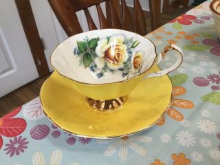 Queen Anne Bone China Tea Cup & Saucer Yellow Roses Vtg Gold Trim