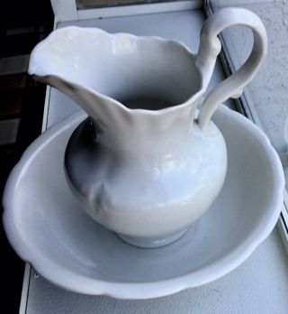 Gorgeous Vintage White Ceramic Pitcher And Wash Basin 2