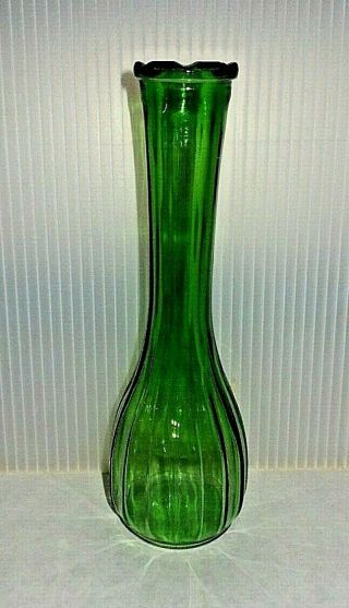 Mid Century Vintage Basic Emerald Green Glass Bud Vase 8.  75 "
