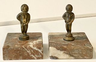 2 Vintage Bronze Bruxelles Manneken Pis Boy 3” Statues Paperweights Marble Base