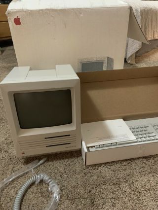 Vintage Apple Mac Macintosh Se M0510 Computer W/keyboard