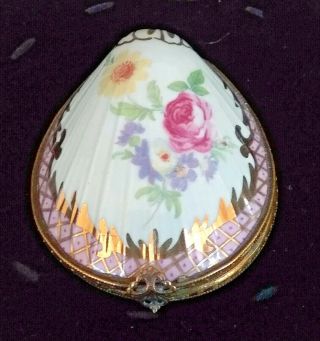 Antique Vintage Painted Clam Shell Porcelain Trinket Jewelry Box - 3 1/2 X 3 "