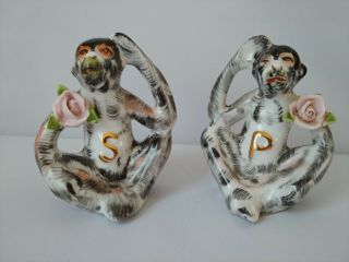 Vtg Monkeys With Ceramic Rose Salt Pepper Shakers S & P Chimpanzee Chimps Japan