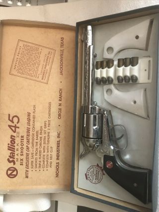 Nos Vintage Nichols Ranch Stallion 45 Mark Ii Toy Cap Gun W/ Box & Accessories