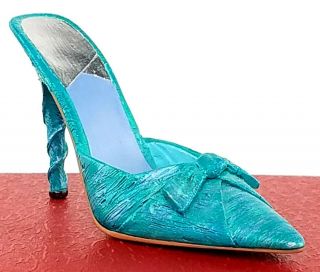 Just The Right Shoe Raine Classic - Silken Wrap Shoe Miniature Figurine
