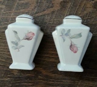 Vintage Art Deco Floral Design Salt And Pepper Shakers - Transfer - Ware