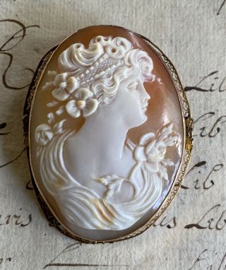 Vintage Antique Shell Cameo Brooch Pin Pendant 14k Yellow Gold Frame Portrait