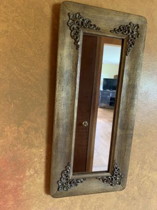 Vintage 1920’s Gold Antiqued Frame With Mirror