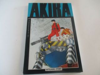 Akira 31 - - Written/drawn By Katsuhiro Otomo - - Marvel Epic Line - - 1991 - - Nm