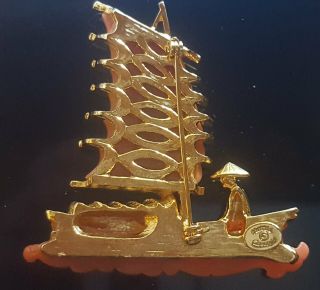 Vtg Signed HATTIE CARNEGIE Faux Coral Lucite Chinese Junk Boat Brooch 2