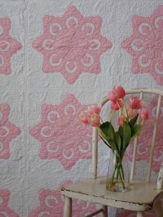 Pretty Vintage Cottage Pink & White Applique Snowflake Quilt 96x79