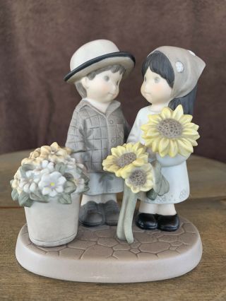 Kim Anderson Pretty As A Picture " Friends Meet,  Hearts Bloom " Figurine 2002