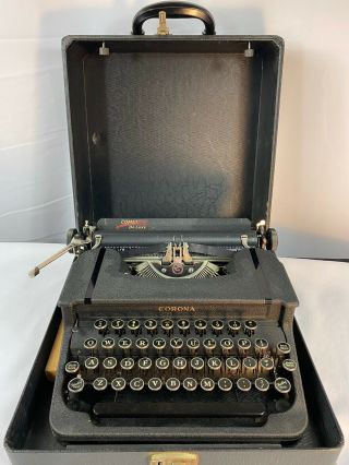 Rare Vintage L.  C.  Smith Corona Typewriter " Comet Deluxe " Portable With Case