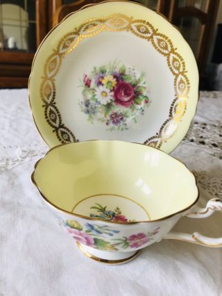 Vintage Paragon Bone China Teacup & Saucer Gold Trim Cream Color Floral