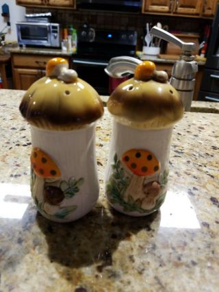 Vintage Merry Mushroom Ceramic Salt & Pepper Shakers Japan