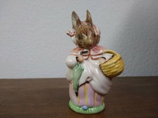 Royal Doulton Beatrix Potter Mrs.  Rabbit Bp4
