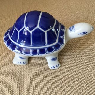 Seymour Mann ‘china Blue’ Fine Porcelain Oval - Shaped Turtle Trinket Box