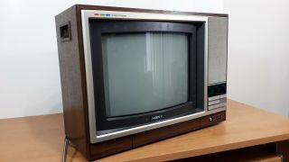 Vtg Sony Trinitron Kv - 1356r 13” Crt Tv Television Retro Gaming Wood Grain 1984