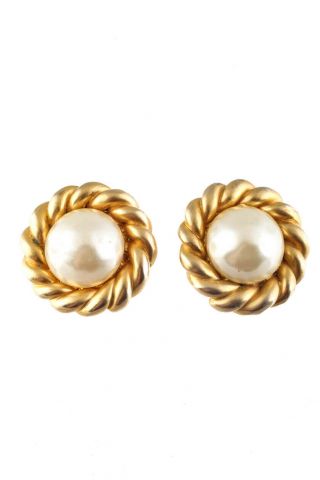 Chanel Womens Vintage Gold Tone Faux Pearl Statement Clip On Earrings