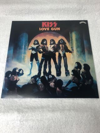 Kiss.  Love Gun.  1977.  Pye Records.  Casablanca.  Calh 2017