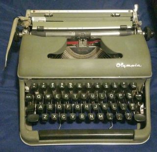 Vintage Olympia Deluxe Portable Typewriter With Case Green & Black Keys 1958