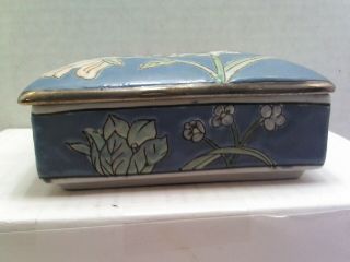 Vintage 19th Century Chinese Porcelain Trinket Box With Floral Design 2