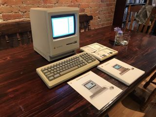 Vintage Apple Macintosh Plus (1986) Boots w/ Keyboard and 3