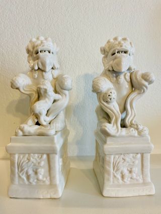 Vintage Pair Chinese Blanc De Chine White Porcelain Foo Dogs Lions Feng Shui