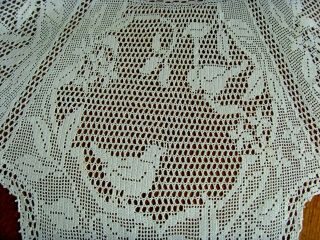 ANTIQUE / VINTAGE MARY CARD HAND CROCHETED LACE TABLECLOTH ' ROBIN & CLEMATIS ' 3