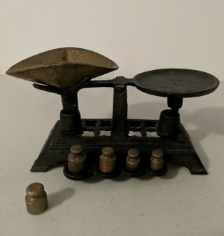 Vintage Miniature Cast Iron Balance Scale With 5 Weights