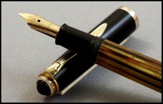 Vintage Pelikan 400 Nn Tortoise Striated Fountain Pen With A 14 C Kf Gold Nib