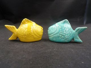 Vintage Hollydale Chicken Of The Sea Fish Salt And Pepper Shaker Set Blue Yellow