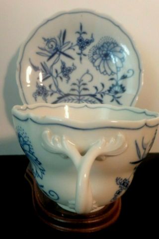 Circa 1900 Meissen Blue Onion Pattern split handle Tea Cup & Saucer Germany 2