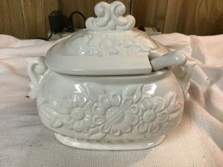 Vintage Milk White Gravy Boat With Lid And Ladle 1970’s
