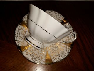 Queen Anne Elegant Teacup and Saucer Set Bone China /Gold Trim 2