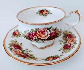 Vintage Elizabethan Fine Bone China Teacup & Saucer Pink & Red Roses - England
