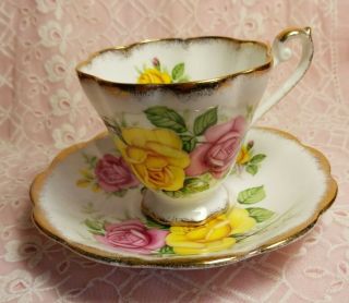 Vintage ROYAL STANDARD Pedestal tea cup & Saucer set Roses with Gold gilt 2