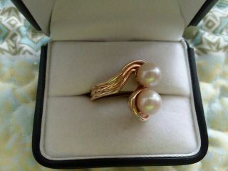 Vintage 14kyg twin 8.  5 mm pearl ring,  size 6.  25 2
